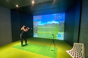 奈良に新しくオープンするインドア練習場様に弊社ゴルフシミュレーター「JoyGolf Smart+」を設置いたしました！
