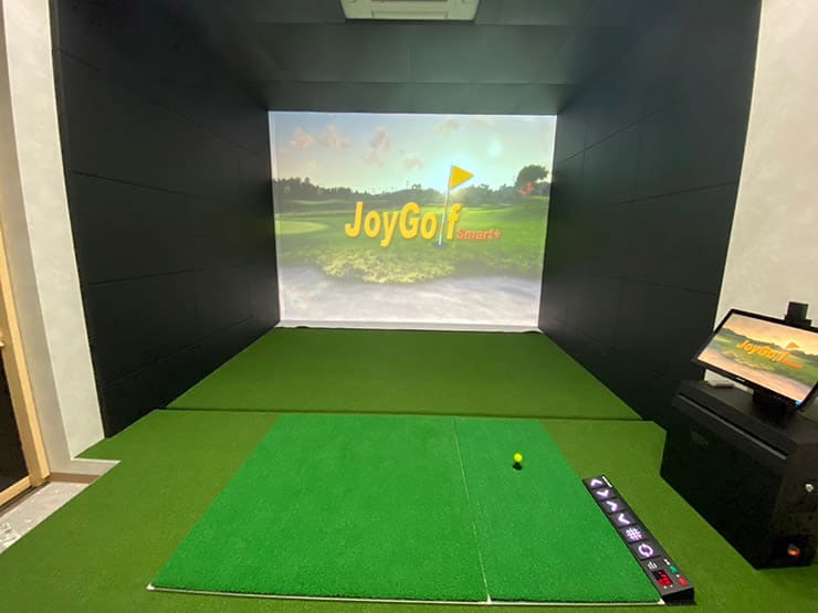 ゴルフランド社製シミュレーションゴルフ「JoyGolf Smart+」を設置